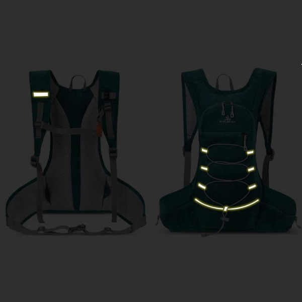reflectors on front and rear of bag