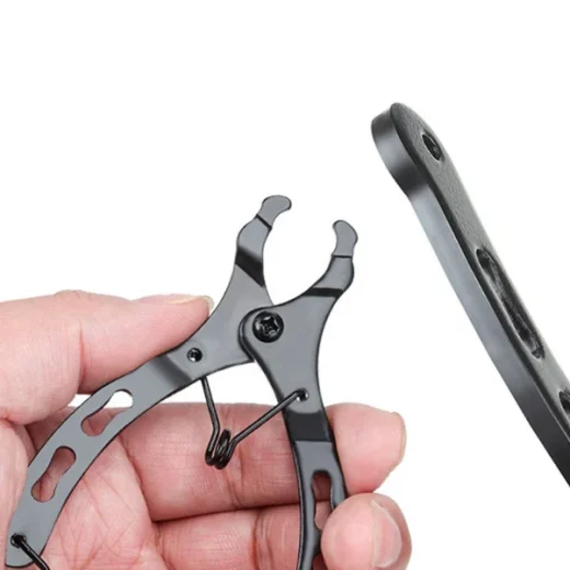 black quick link pliers in hand