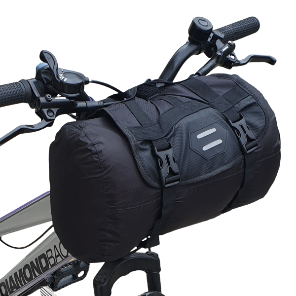 righe angled shot of 10L Bike bag