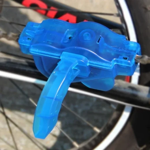 chain cleaning tool