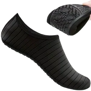 Water Shoes EU 44–45 – Black Flexible Footwear with Grippy Rubber Sole